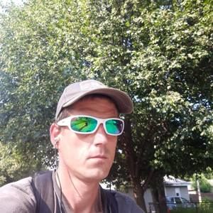 Meet your Posher, Dustin